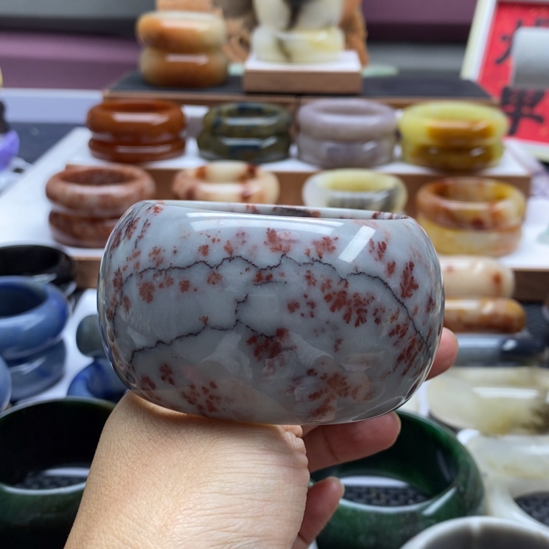 石英质玉手镯未镶嵌粉****忆