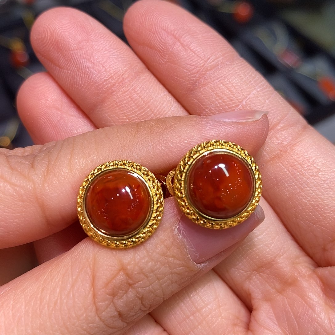 南红玛瑙四川凉山瓦西耳钉银S925镶嵌