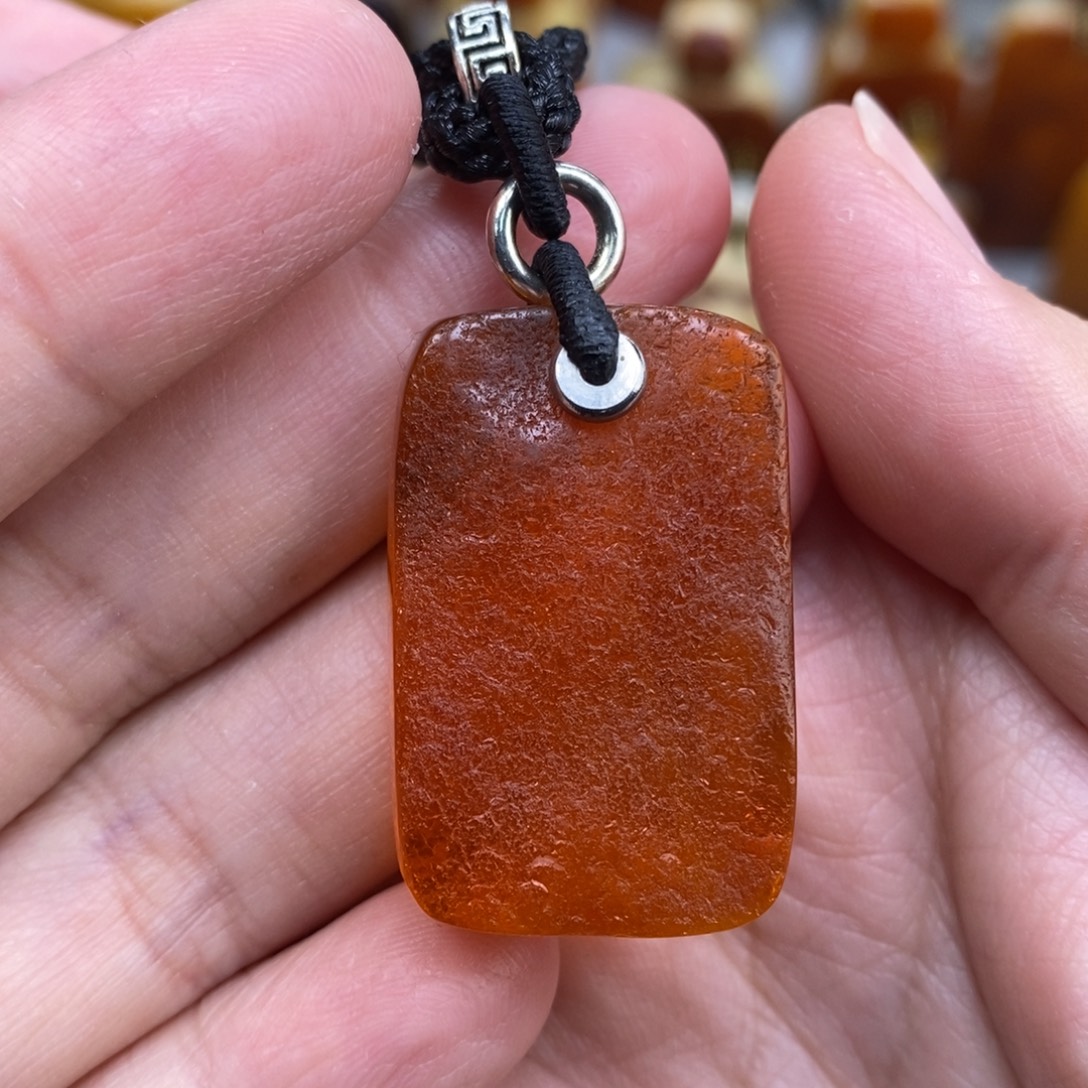 蜜蜡未镶嵌珠宝奇石