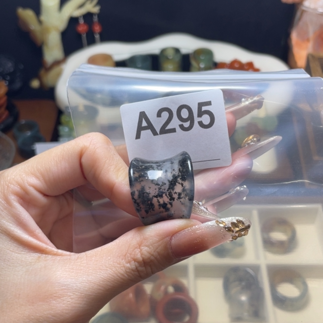 蕾***蕾蛇纹石玉未镶嵌戒指