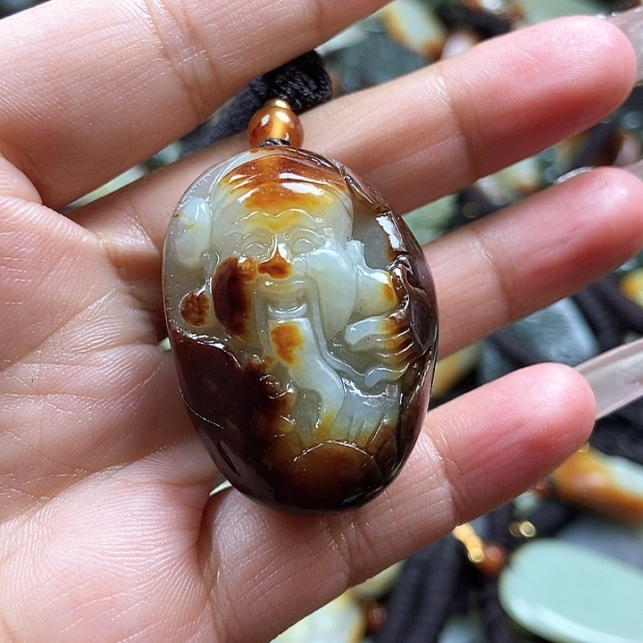 和田玉颈饰未镶嵌