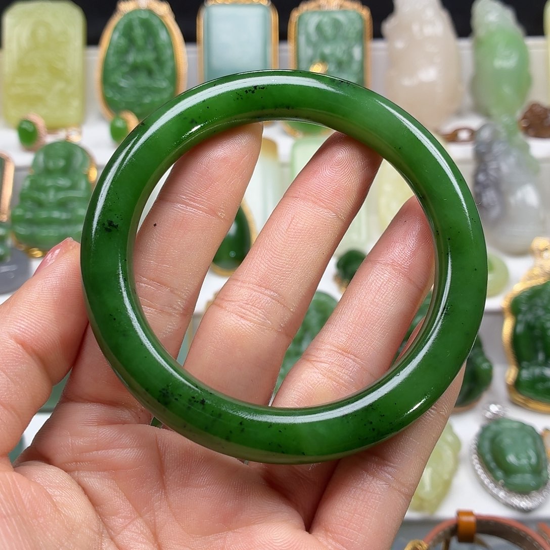 和田玉未镶嵌颈饰58大漏