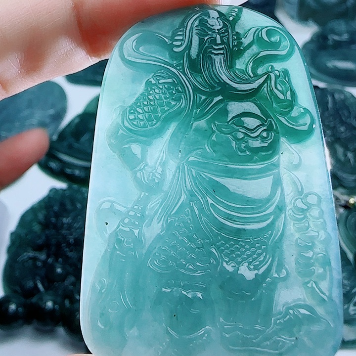 翡翠未镶嵌颈饰多样性发货天然的A货翡翠