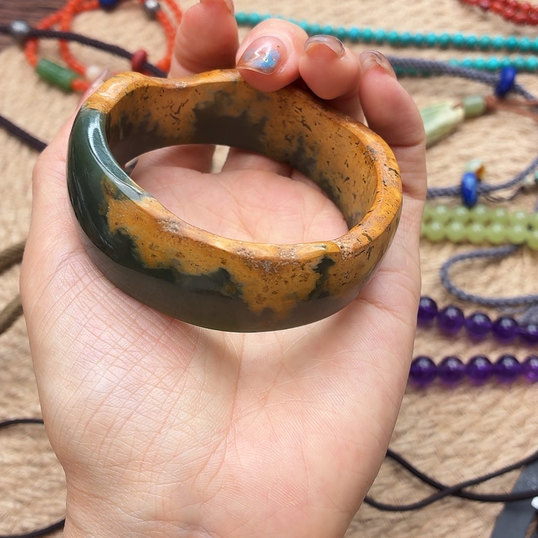 好***娃和田玉未镶嵌手镯