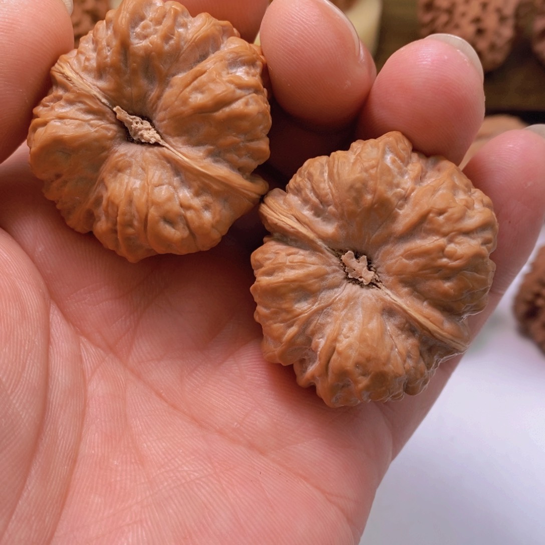 文玩核桃把件深**紫文玩核桃蛙