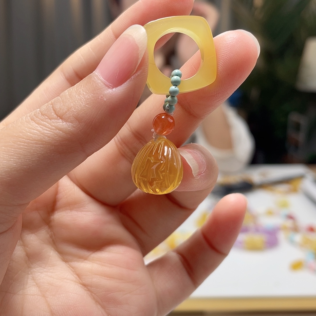 未镶嵌琥珀裸石蜜蜡吊坠