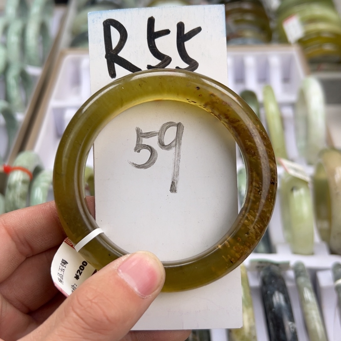 岫玉手镯未镶嵌天然岫玉