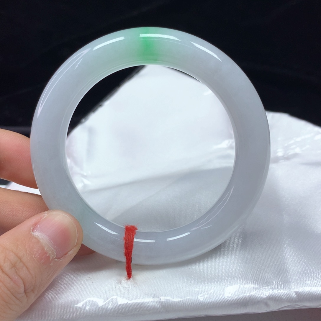 翡翠手镯（圆镯）未镶嵌53.2