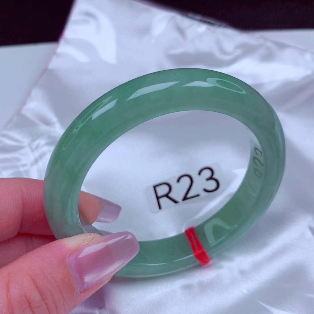 翡翠未镶嵌手镯手镯