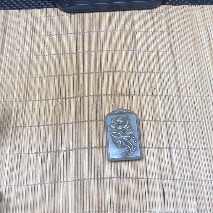 岁***桑和田玉未镶嵌挂件