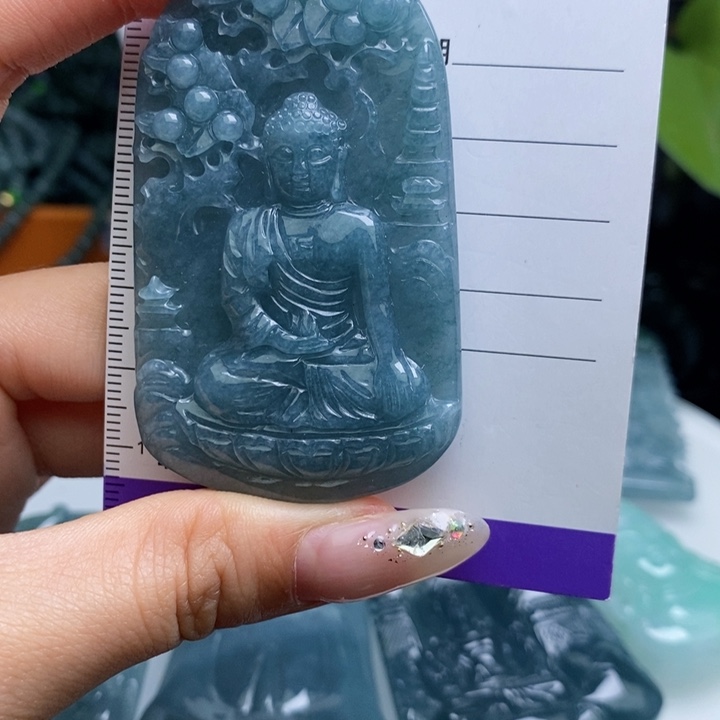 【闪购商品】翡翠未镶嵌颈饰…………