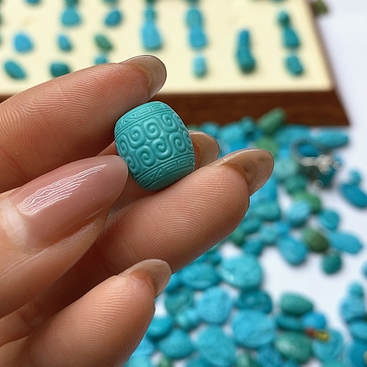 绿松石颈饰未镶嵌