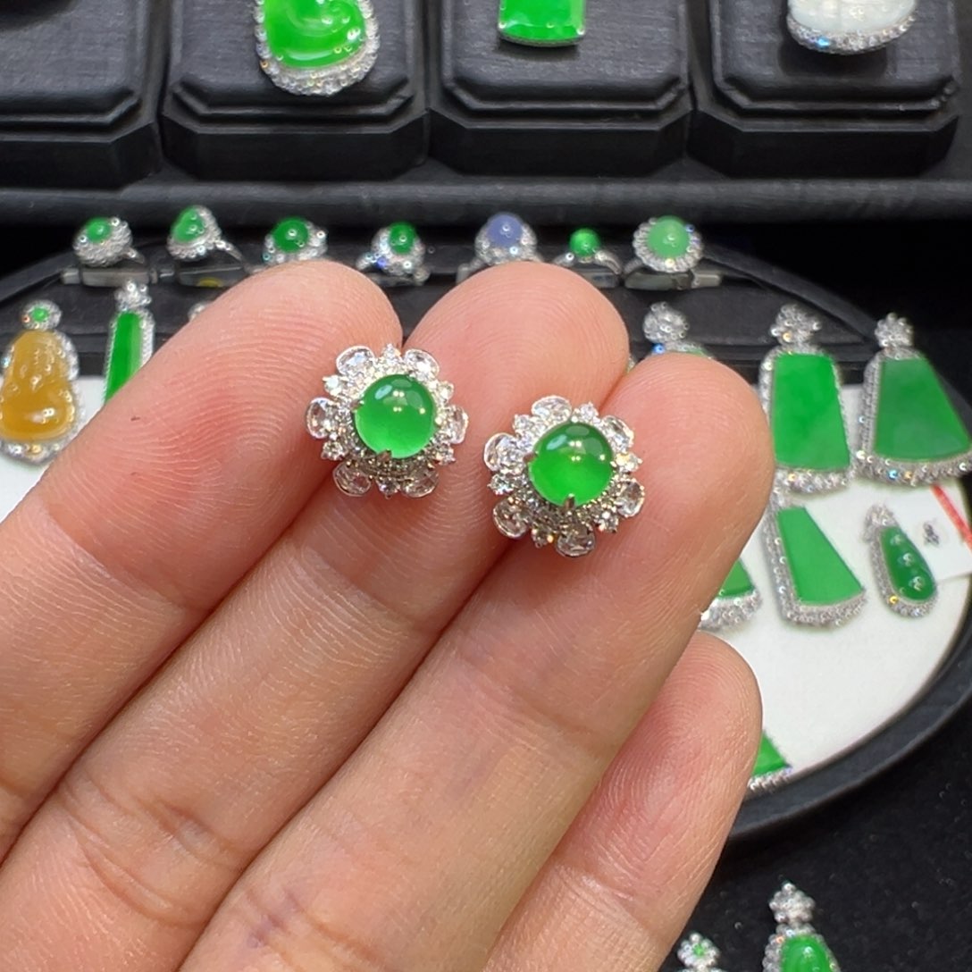 翡翠耳饰18K金镶嵌魔***贝收到货48小时鉴赏期