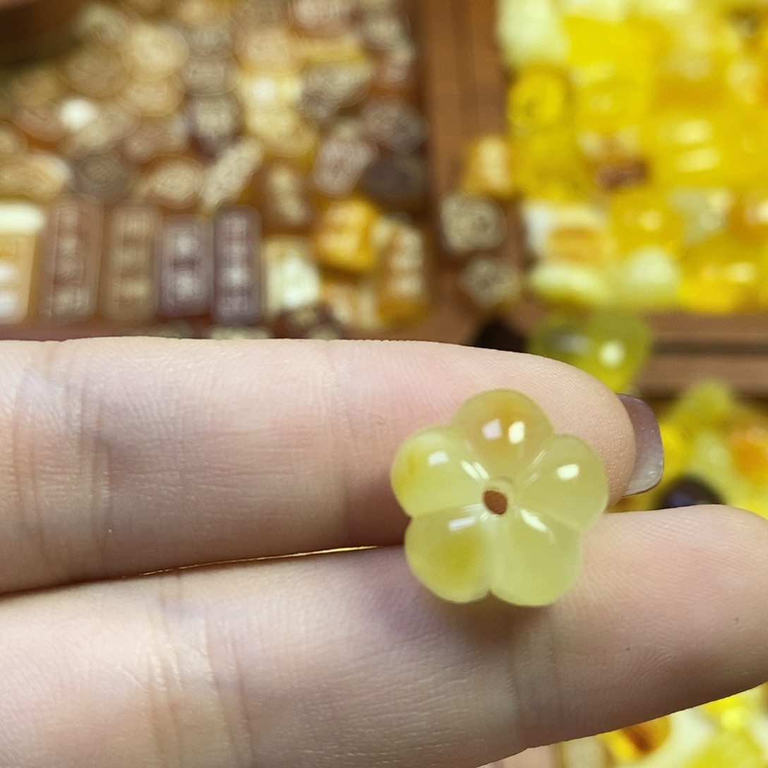 橄榄核吊坠空心花