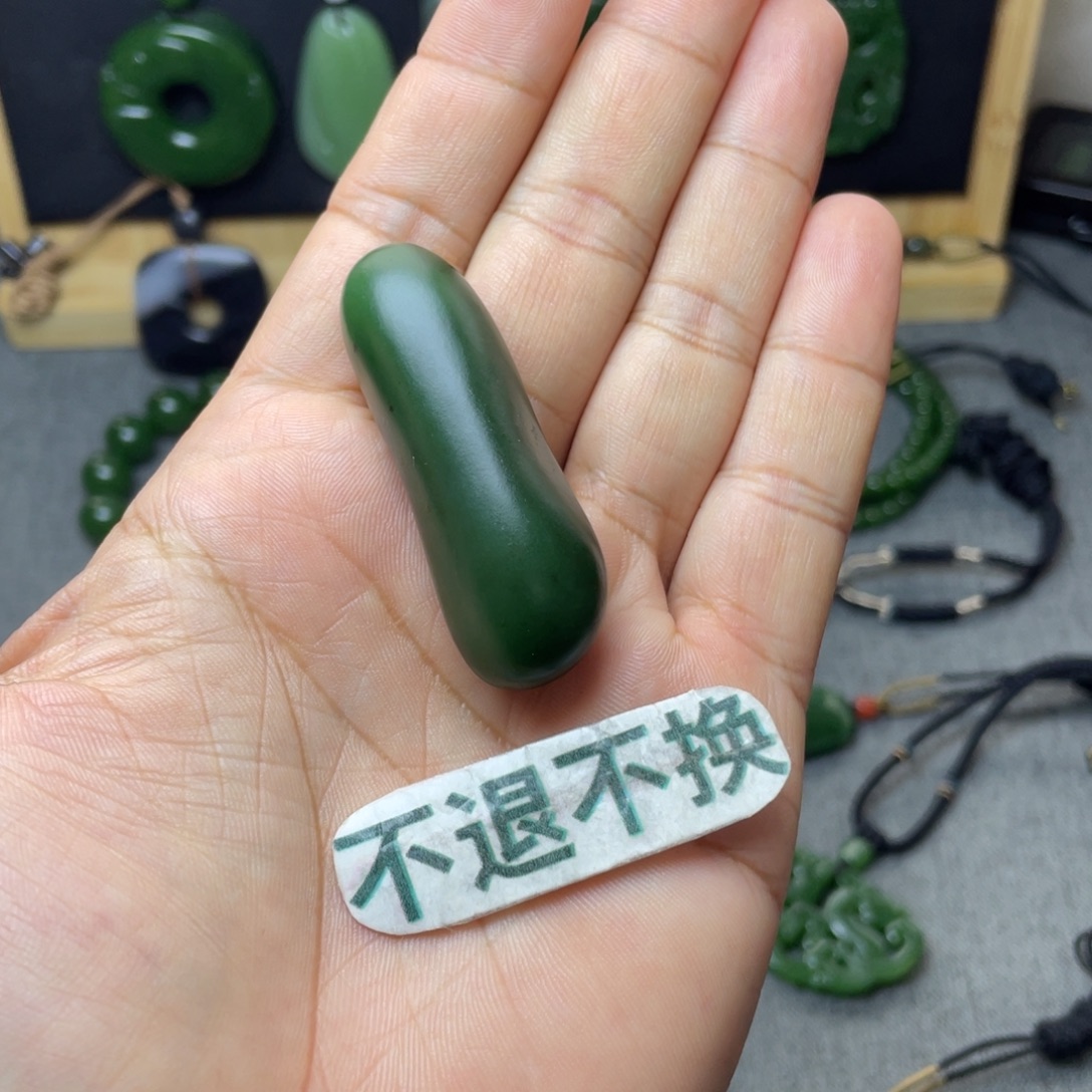 鼬***和田玉未镶嵌颈饰