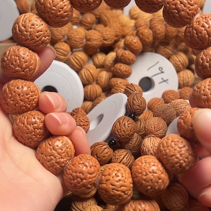 桃核吊坠桃核手持苹果园22