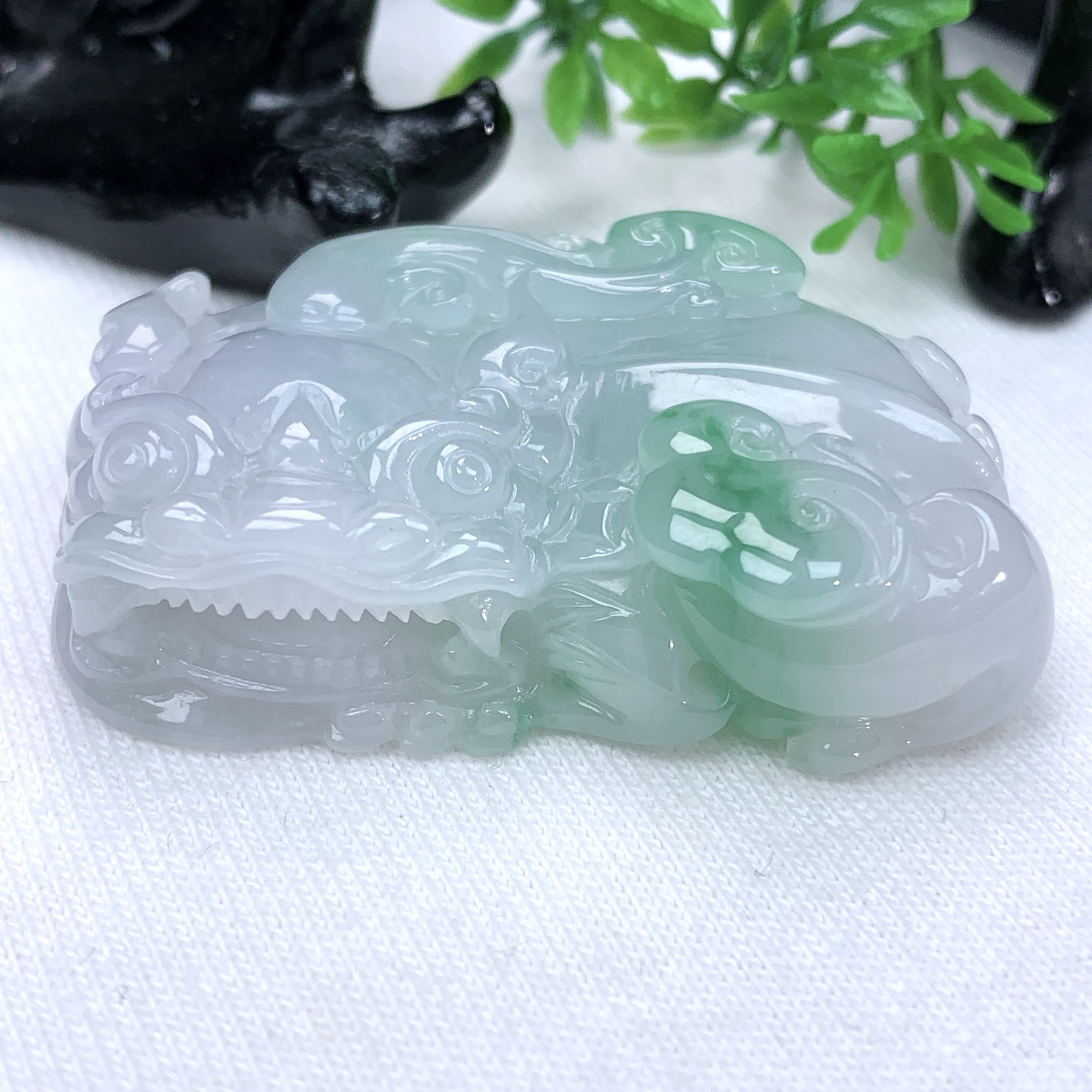 天然缅甸翡翠A货冰润飘绿阴阳脚霸王貔貅吊坠45.5−29.2−11.5mm