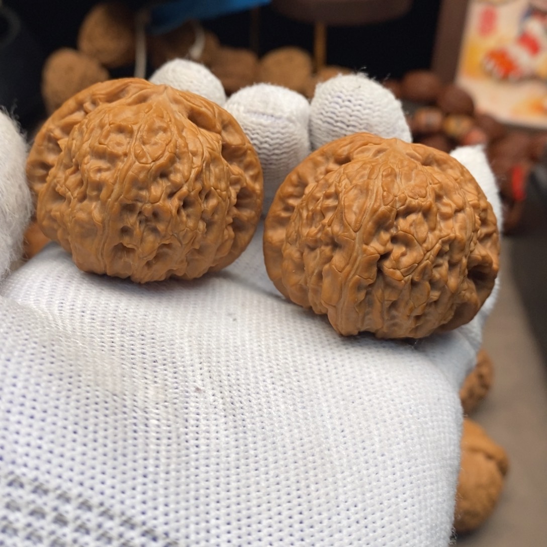 文玩核桃把件闷白43