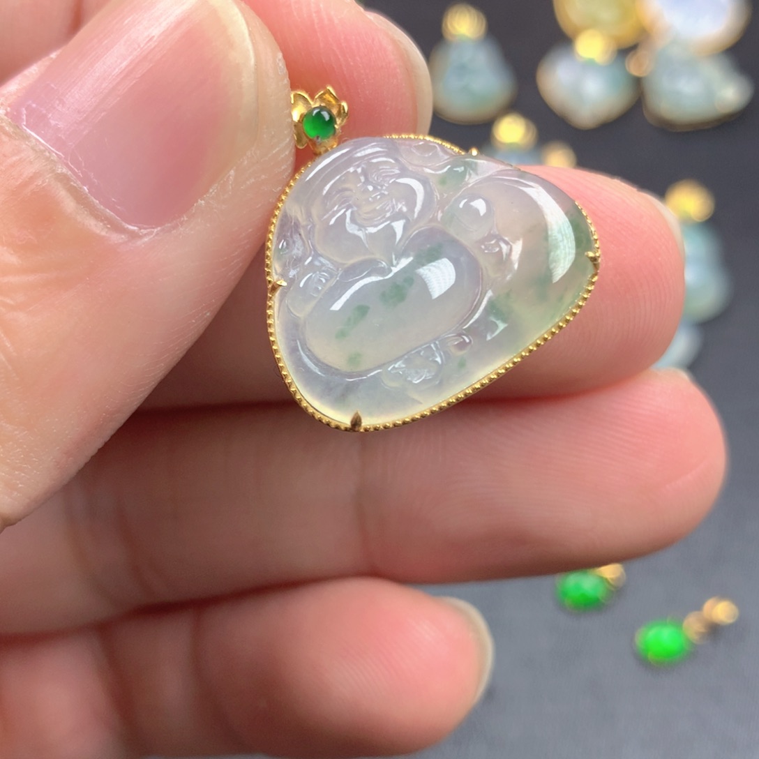 【闪购商品】颈饰18K金镶嵌翡翠名****冉翡翠