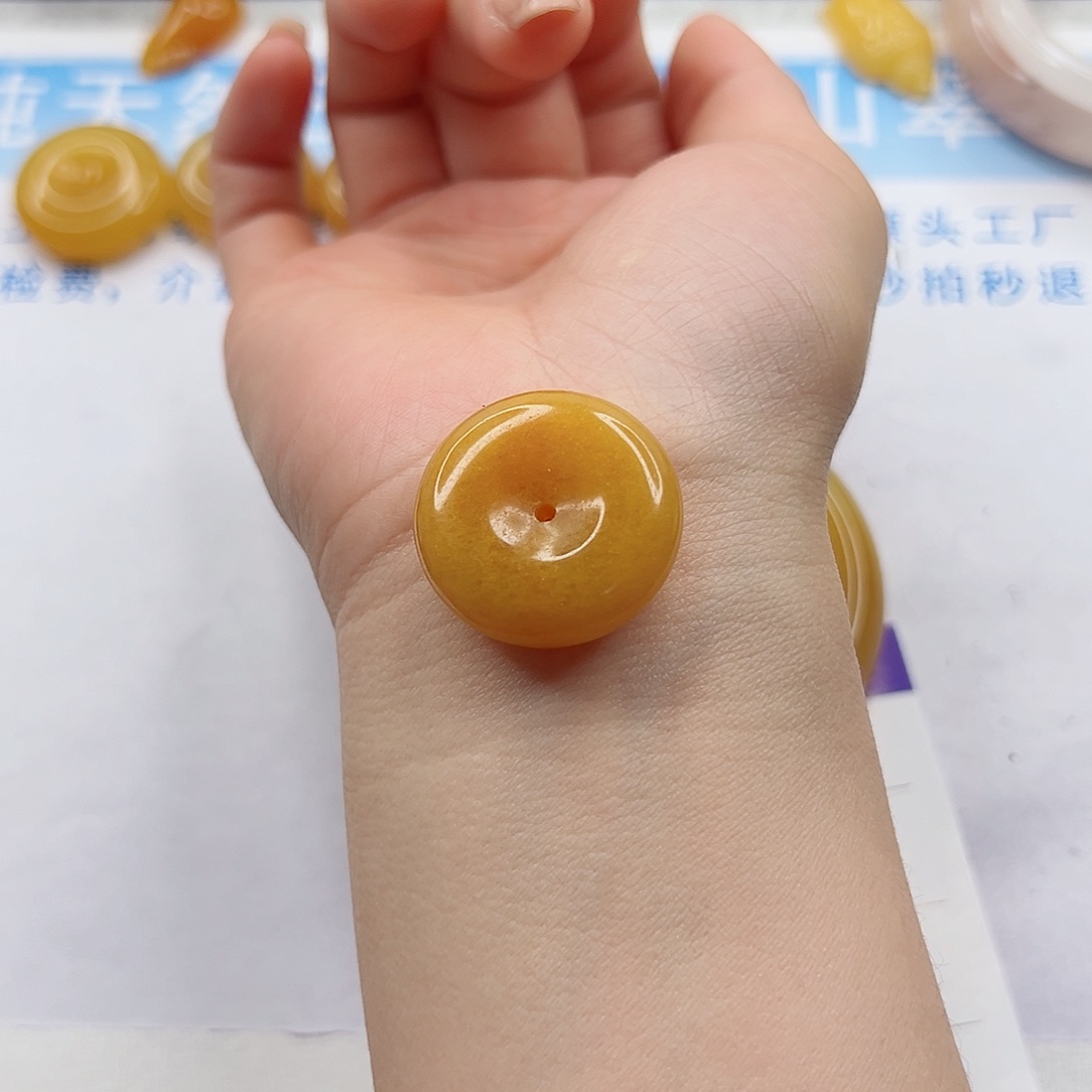 石英质玉手镯未镶嵌扣子