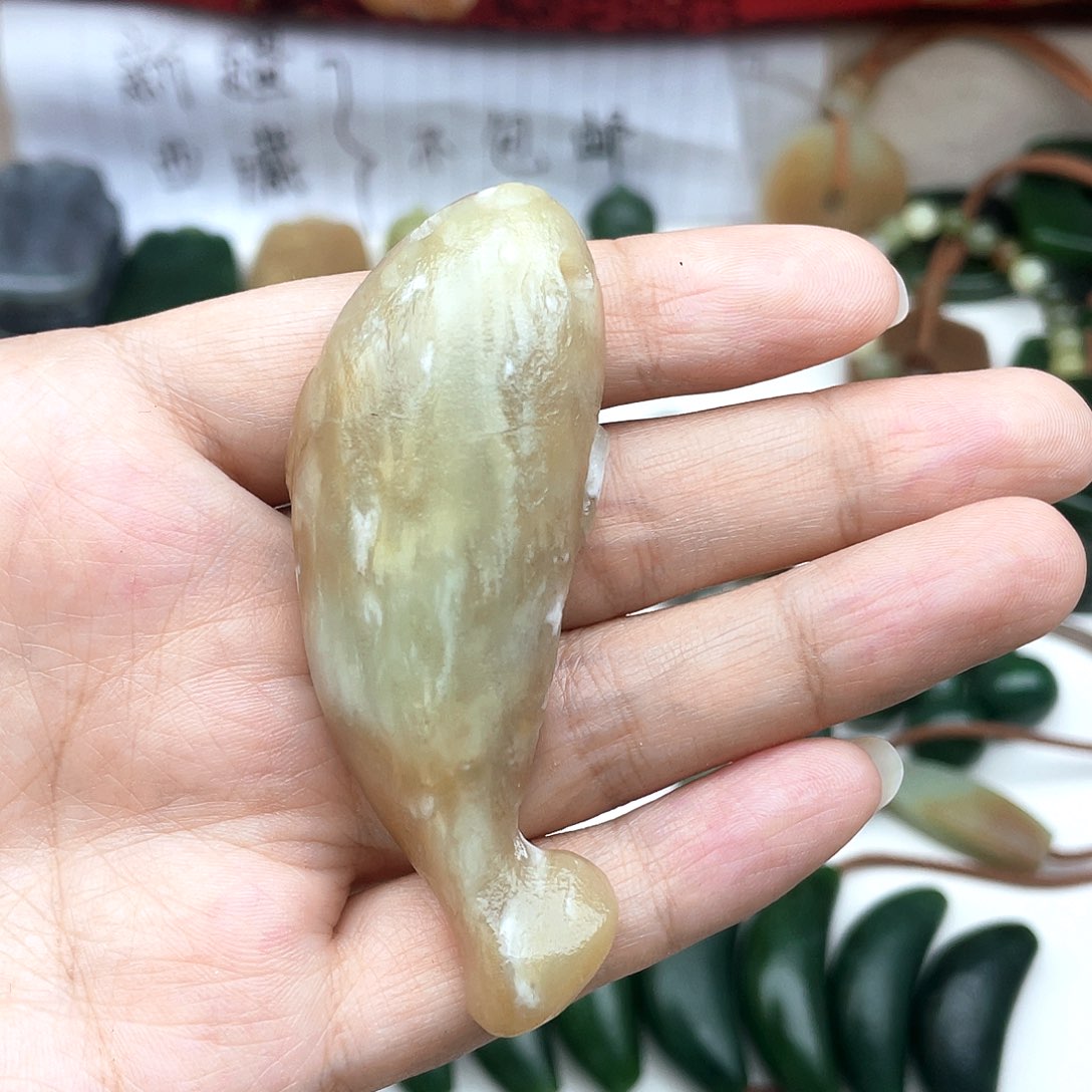 颈饰未镶嵌和田玉