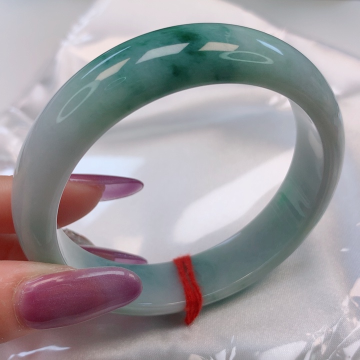 翡翠手镯未镶嵌57圈