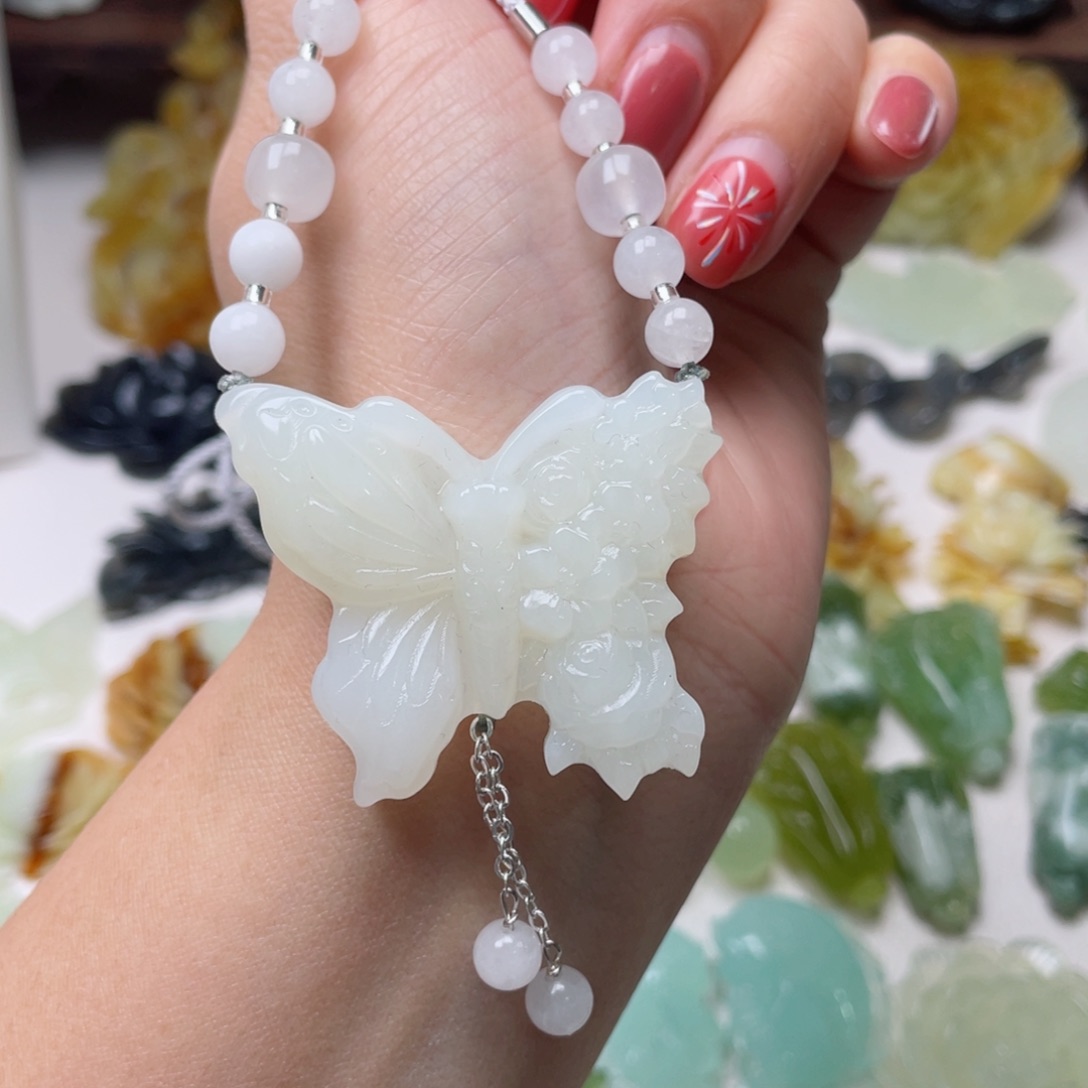 蛇纹石玉颈饰未镶嵌