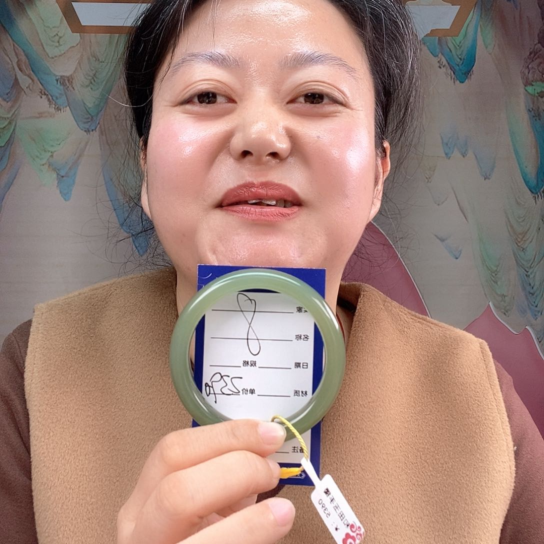 和田玉手镯未镶嵌暖**阳