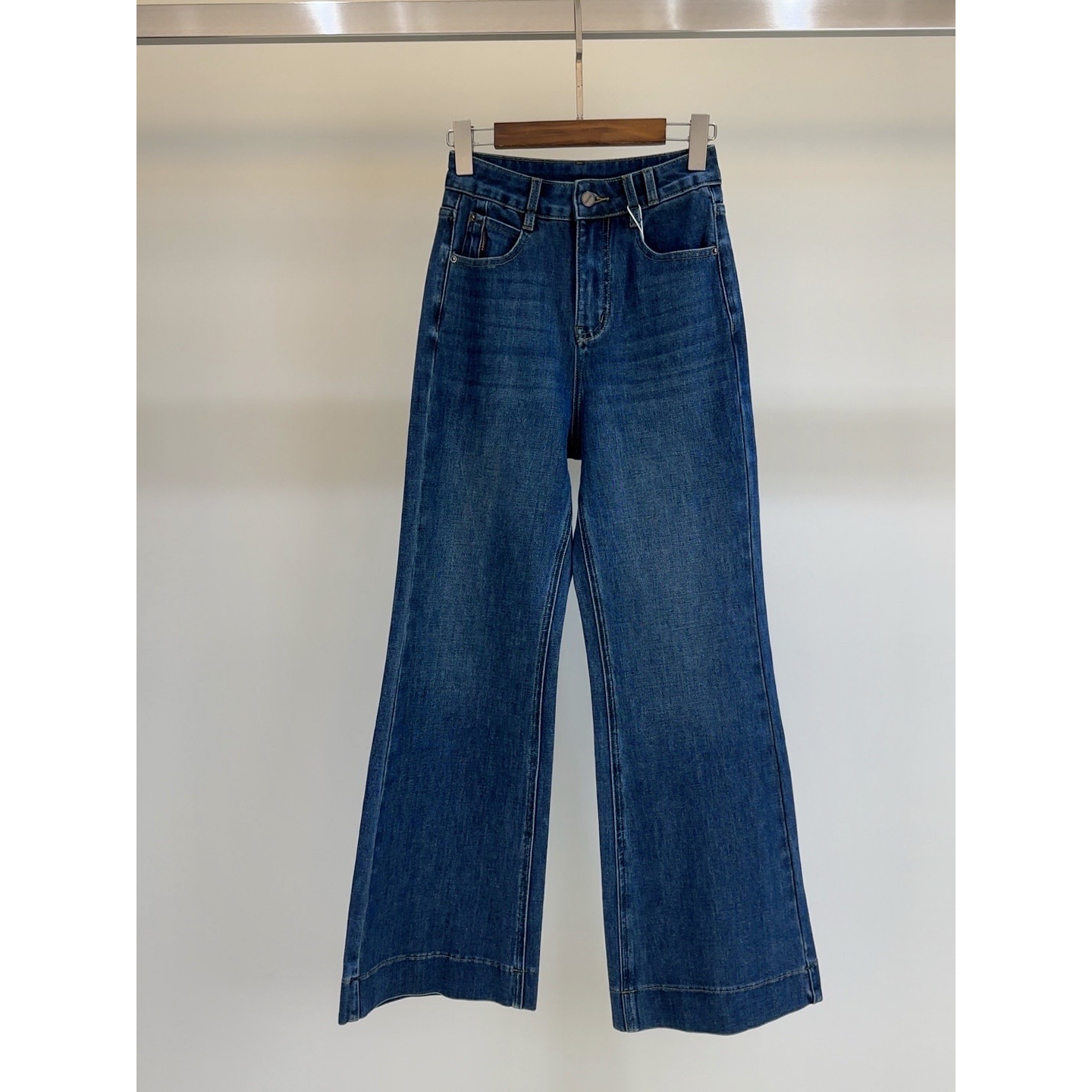 秋季新款女款柔软高腰四面弹直筒牛仔裤——30012