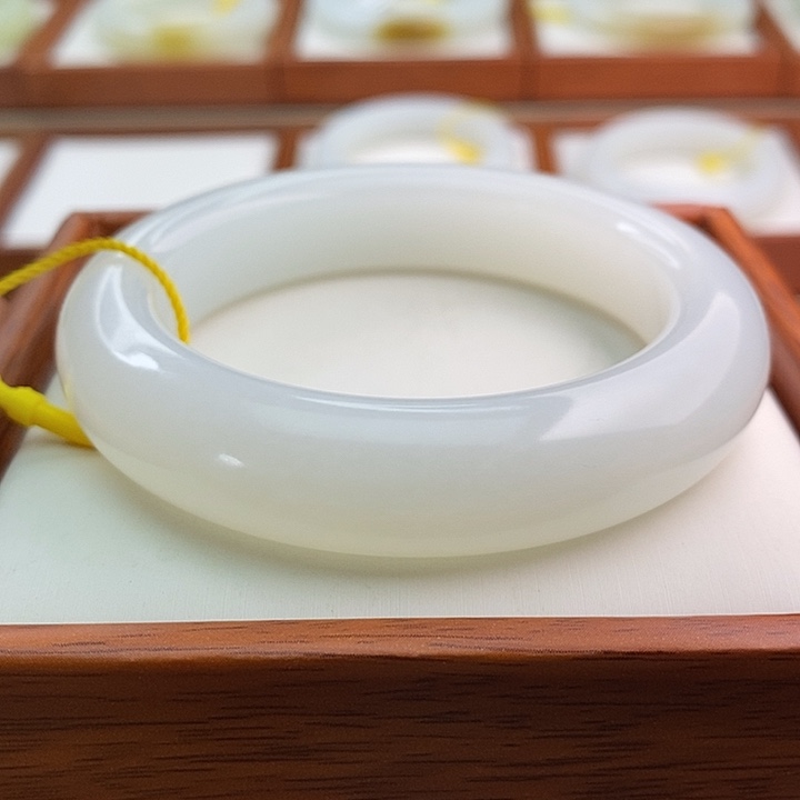 和田玉（白玉）手镯未镶嵌