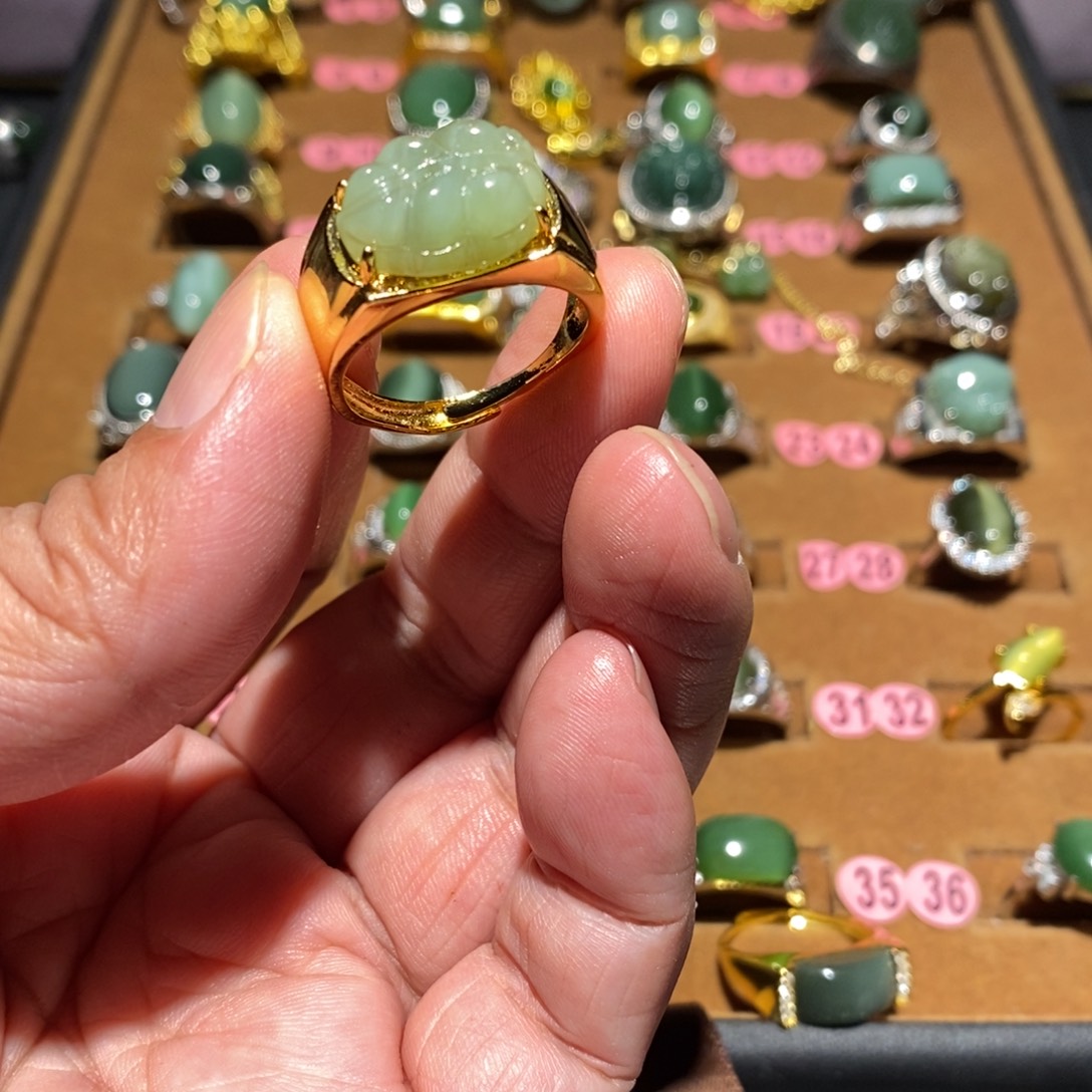 和田玉未镶嵌戒指