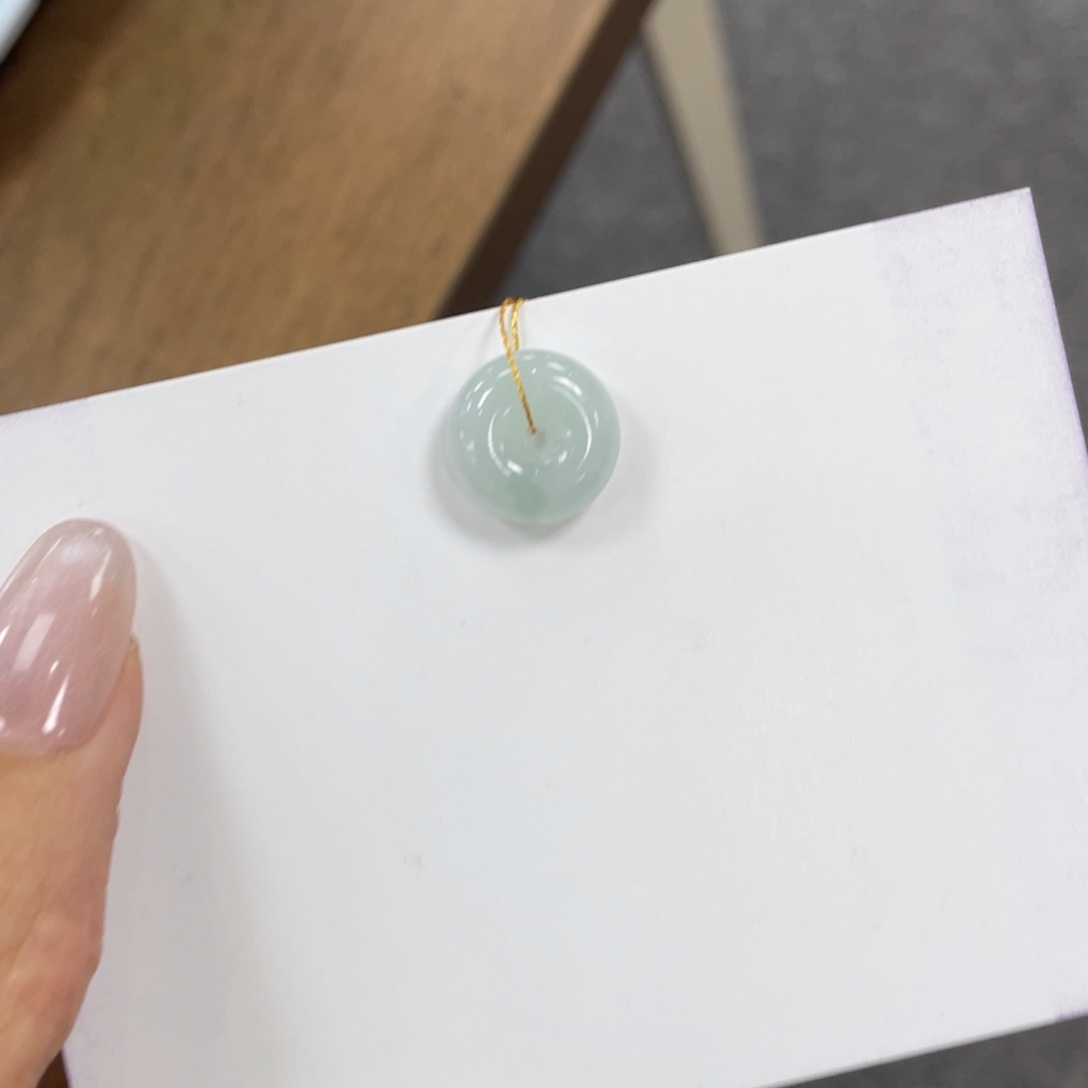 翡翠未镶嵌颈饰平安扣