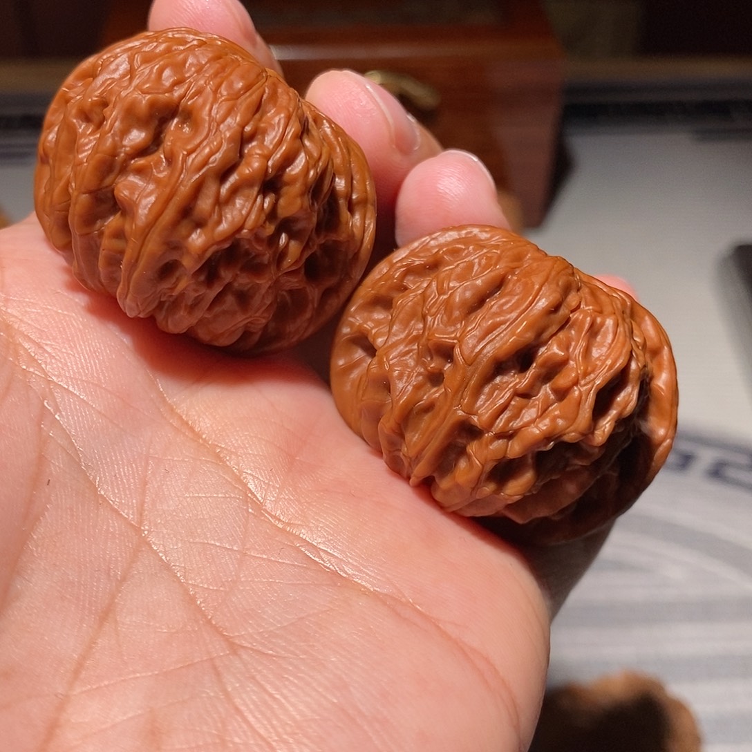 文玩核桃把件020正磨红皮山地磨