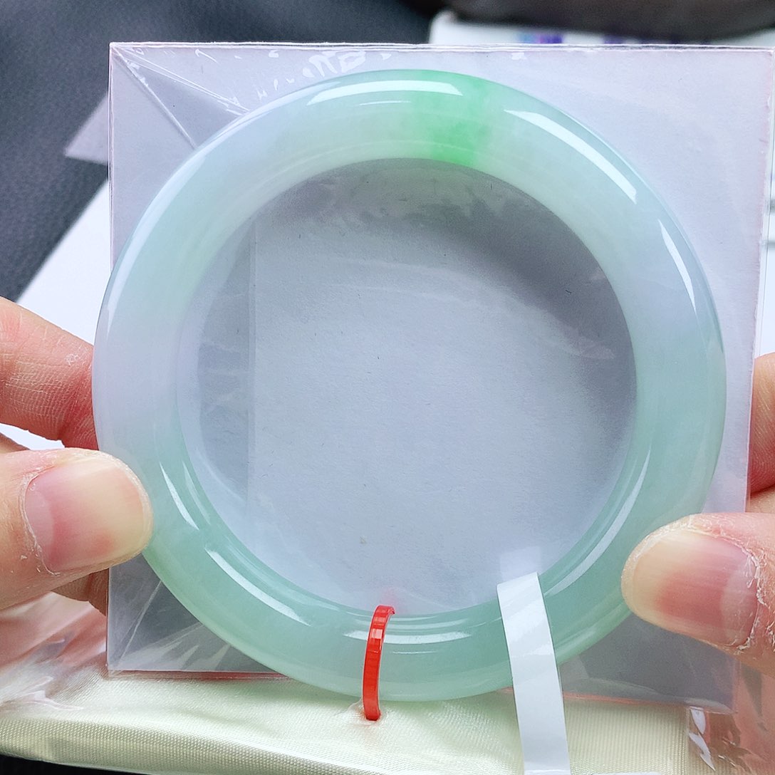 翡翠手镯未镶嵌56圆