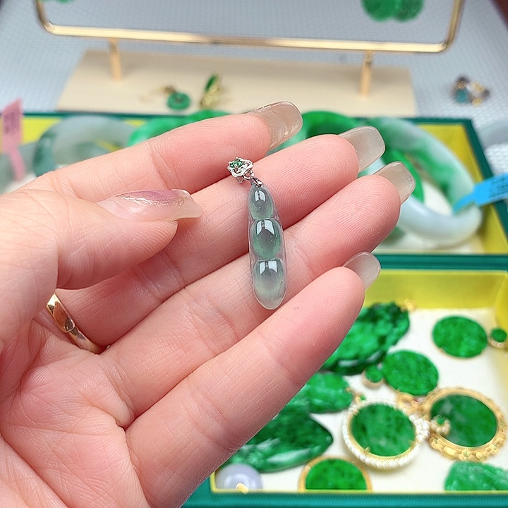 翡翠颈饰银S925镶嵌翡翠