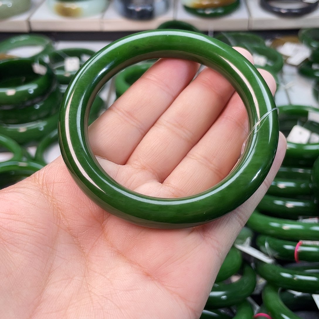 和田玉（碧玉）手镯未镶嵌