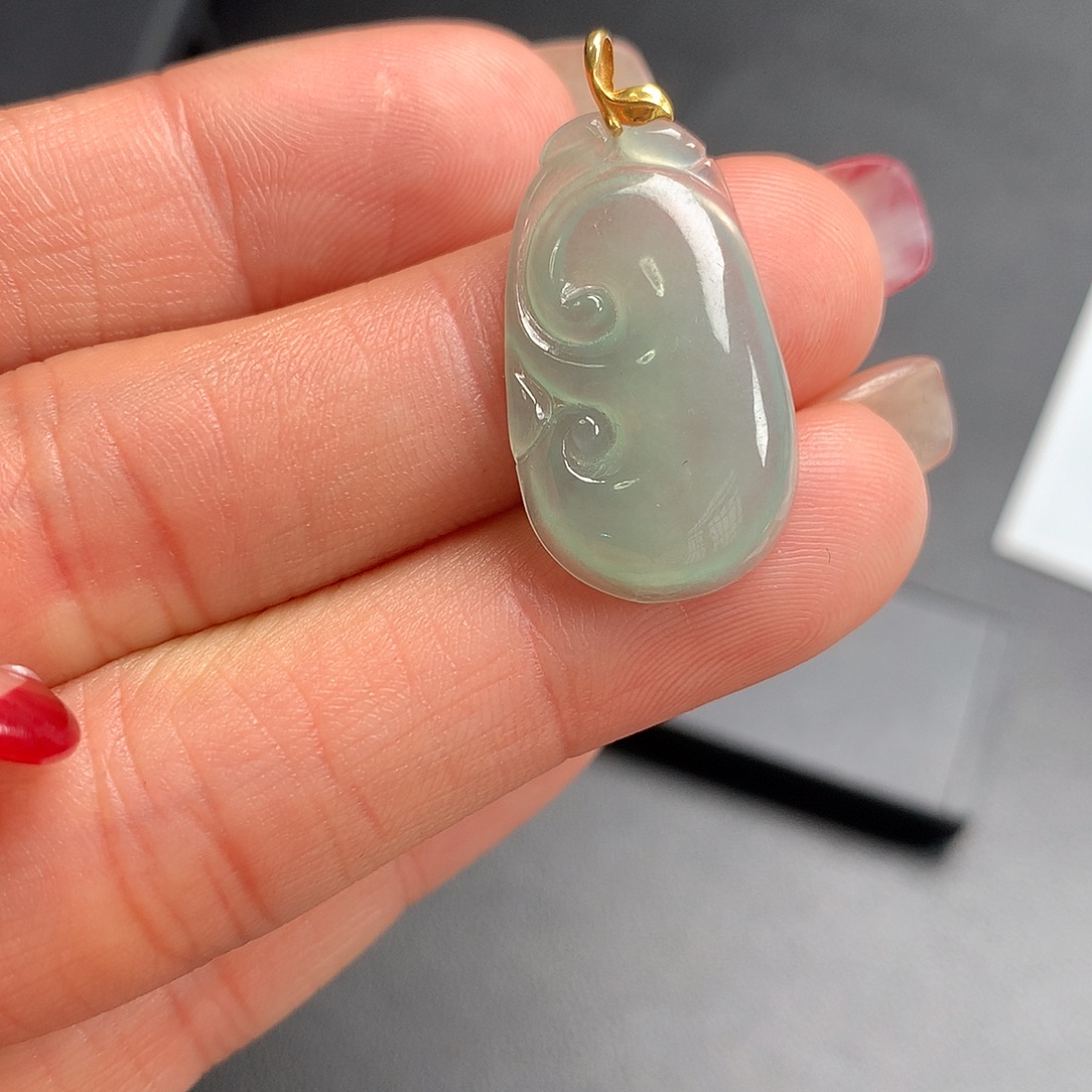 翡翠18K金镶嵌吊坠(赠链)如意