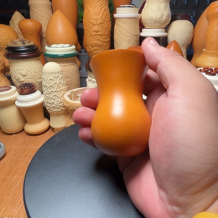 隐隐约约地看到一只大