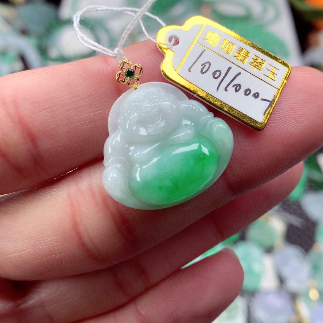 翡翠颈饰18K金镶嵌翡翠吊坠