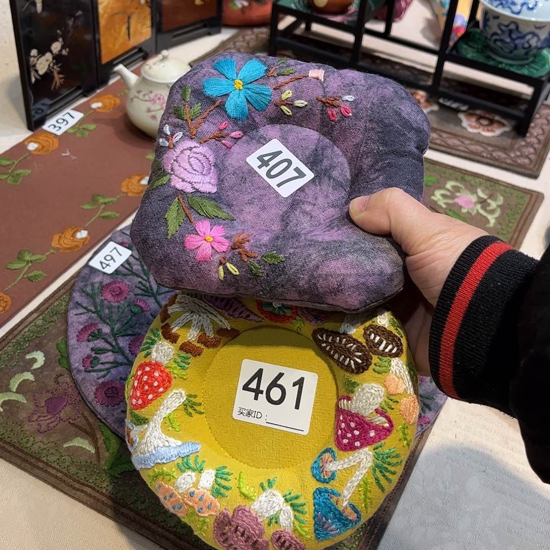 张***。2个窝窝刺子绣茶席