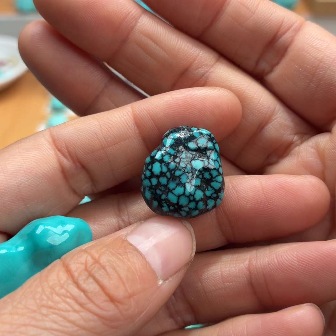 绿松石未镶嵌珠宝奇石