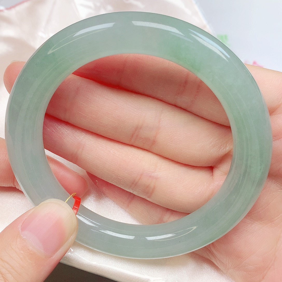 翡翠手镯未镶嵌抖音788