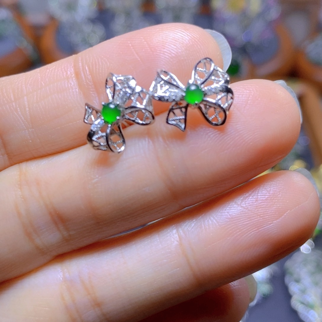 翡翠颈饰银S925镶嵌天然翡翠