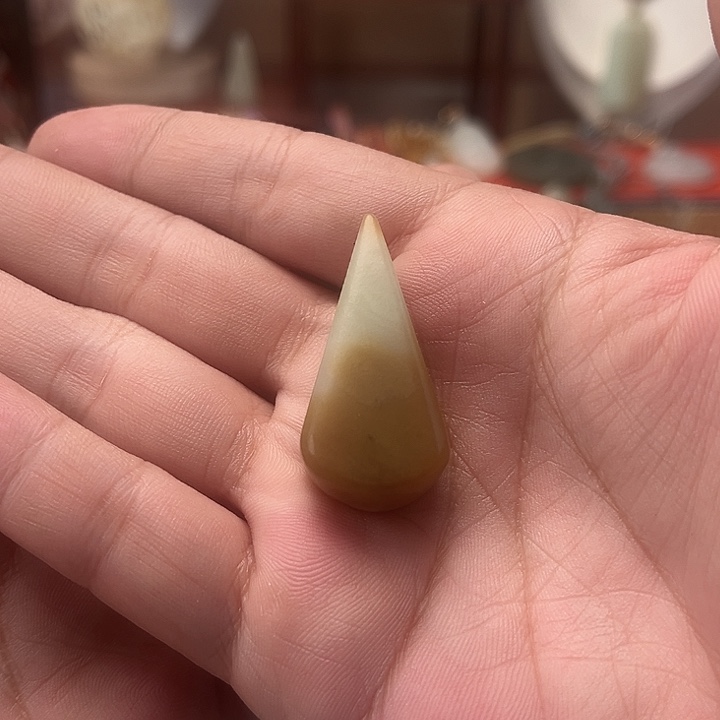 颈饰未镶嵌和田玉水滴吊坠