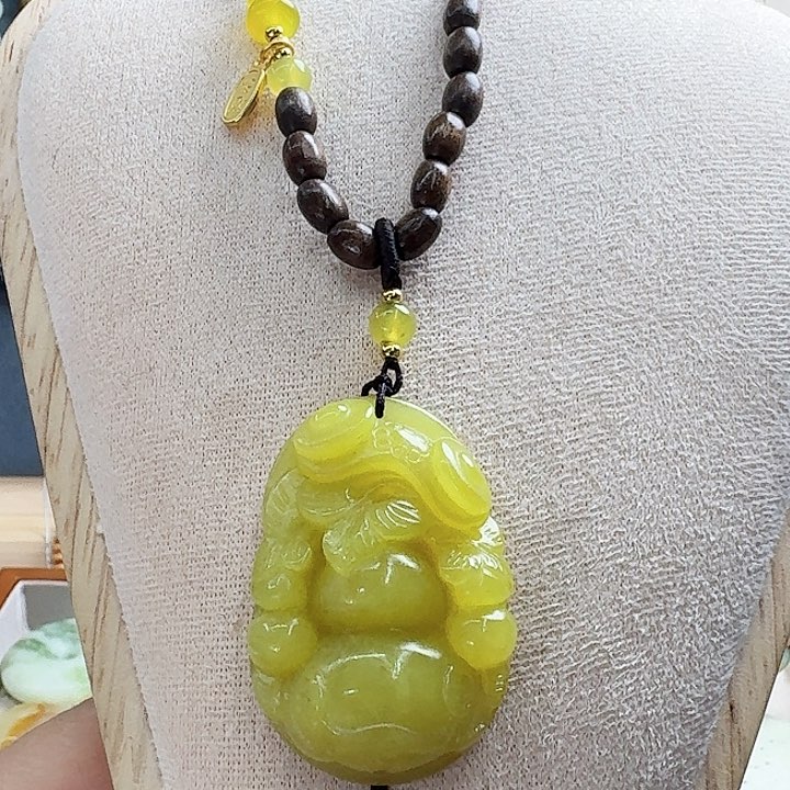 未镶嵌蛇纹石玉颈饰