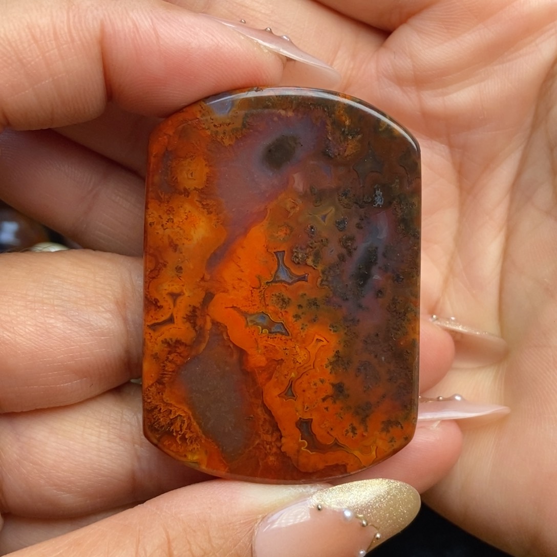 玛瑙/玉髓颈饰未镶嵌战国红