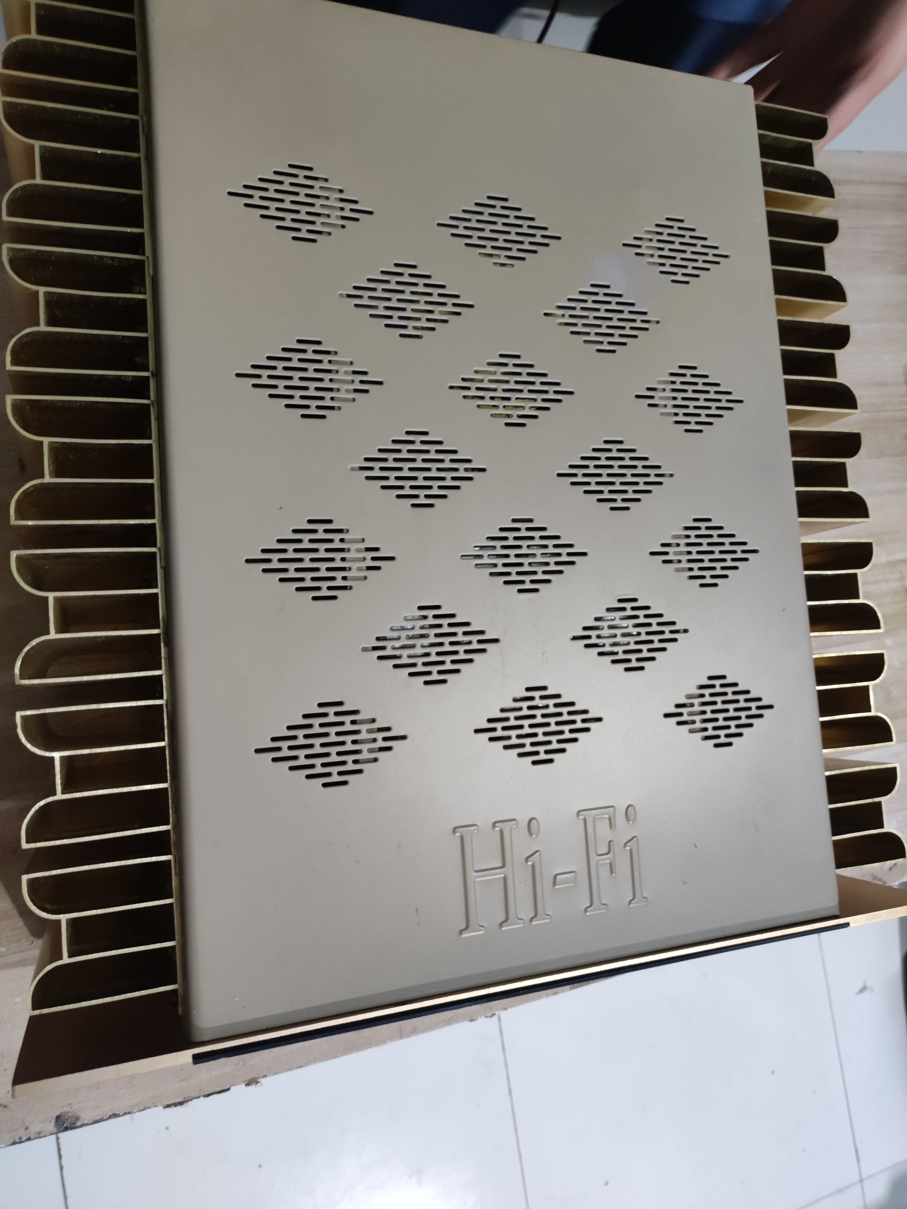 金色功放，不包邮不退换