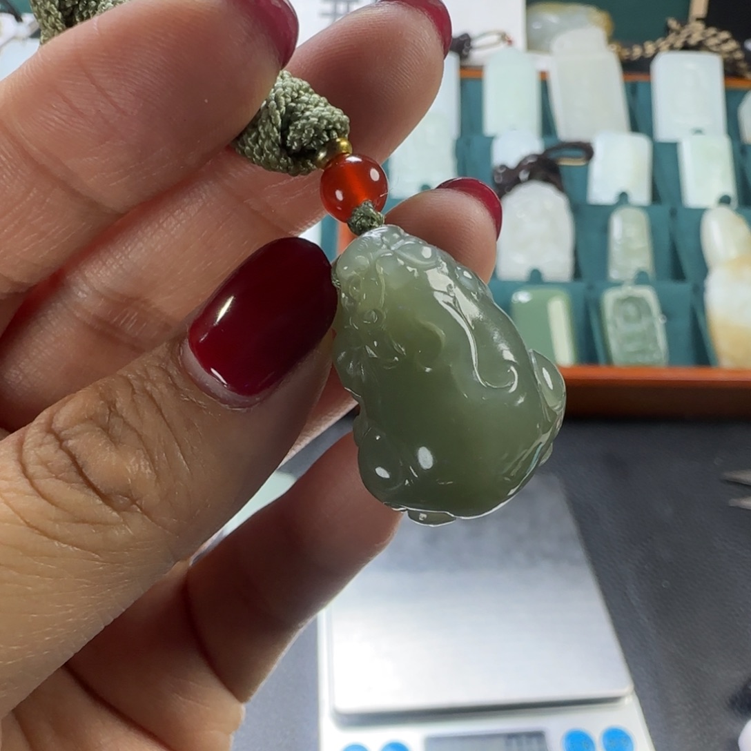 和田玉（糖玉）颈饰未镶嵌