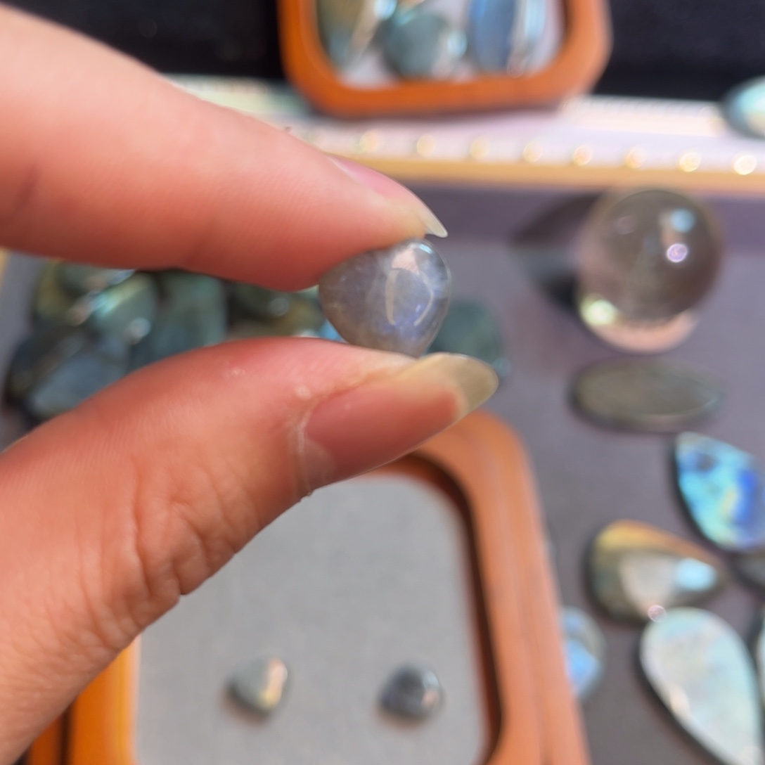 拉长石吊坠未镶嵌信*