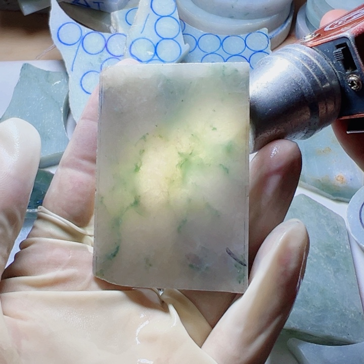 翡翠颈饰未镶嵌翡翠片料